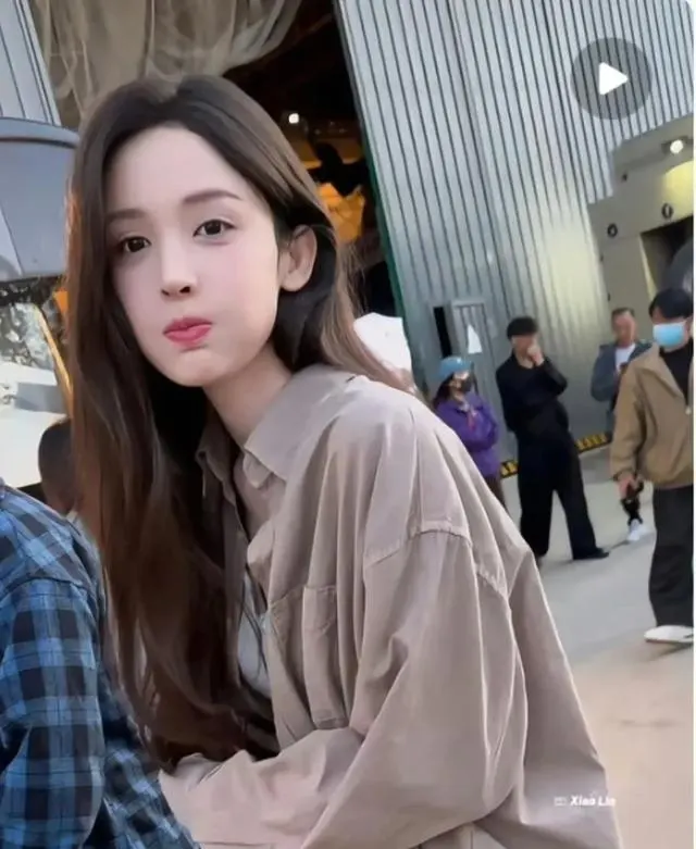 唐嫣《此刻的生活》杀青返沪陪女,新剧《爱情没有神话》收视承压 细节速览 唐嫣《此刻的生活》杀青返沪陪女,新剧《爱情没有神话》收视承压 细节速览