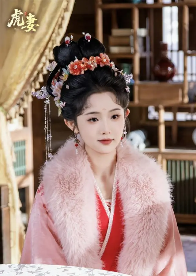 《虎妻》5月10日登陆红果短剧 姜飒飒“虎系驯夫”开启古装甜爽新范式 相关图片