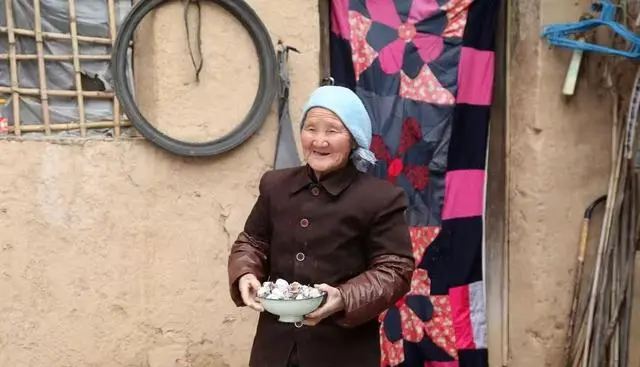 《桃姐》重映引发代际观影讨论，许鞍华作品再成老年题材参照系 相关图片