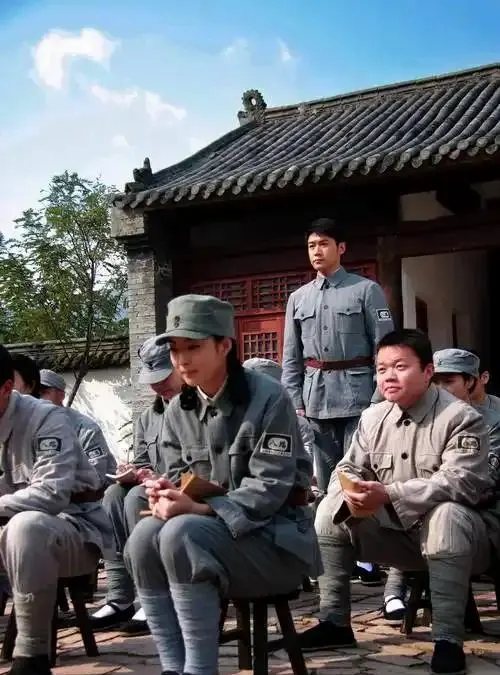 谍战剧《掩护》2011年播出，聚焦假夫妻心理博弈 相关图片