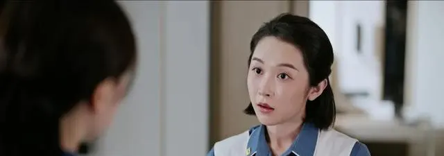应世鸣古装侍女赢七与现代实习生小佳反差出圈 细节速览